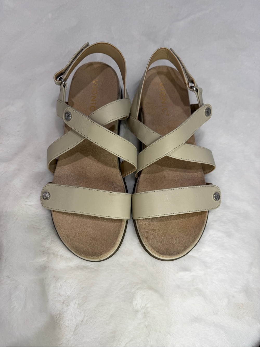 Vionic Cream Color Adjustable Velcro Strap Slingback Sandals Size 7.5